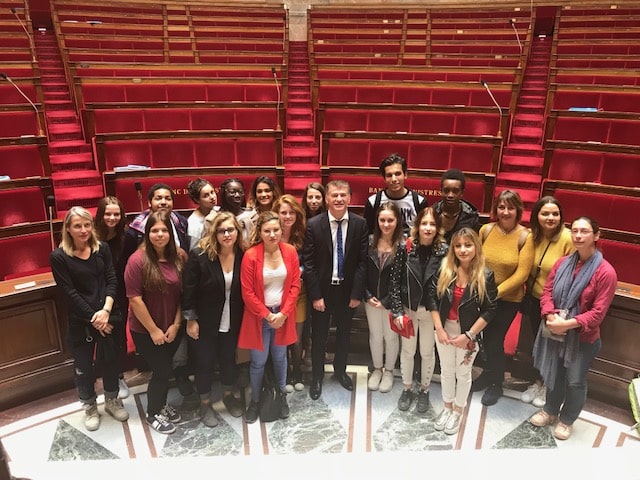 Les élèves du lycée de la Borde Basse à Castres visitent l’Assemblée nationale