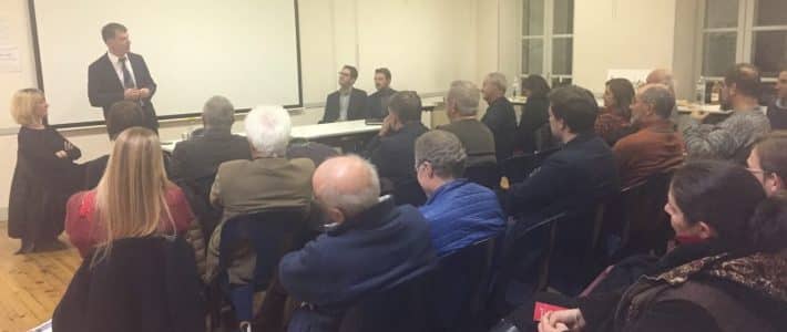 Philippe FOLLIOT en réunion publique à Réalmont Philippe FOLLIOT en réunion publique à Réalmont