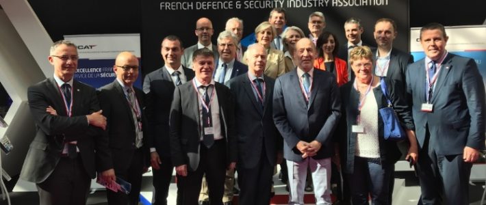 Philippe FOLLIOT en visite sur le salon Eurosatory Philippe FOLLIOT en visite sur le salon Eurosatory