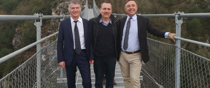 Sur la passerelle himalayenne d’Hautpoul Sur la passerelle himalayenne d’Hautpoul