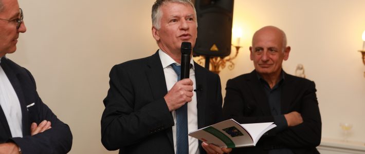 POELITIQUE : « Vagabondages, En vers vous » : Philippe Folliot publie un recueil de poèmes POELITIQUE : « Vagabondages, En vers vous » : Philippe Folliot publie un recueil de poèmes