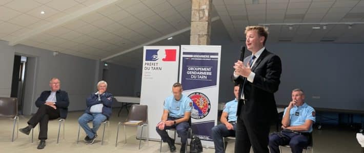L’Etat et les élus locaux se rassemblent au sujet de la création de brigades mobiles de Gendarmerie dans le Tarn L’Etat et les élus locaux se rassemblent au sujet de la création de brigades mobiles de Gendarmerie dans le Tarn