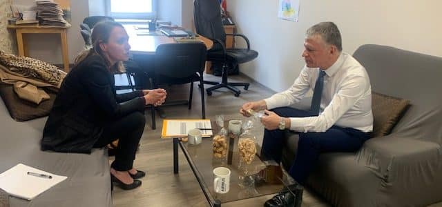 Visite protocolaire de la sous-préfète A.Ravni