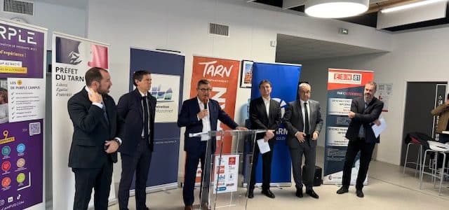 Cérémonie de la pose de la première pierre du Campus