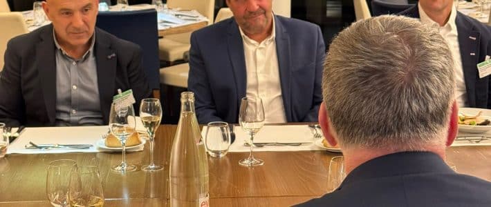 Dîner de l’Amicale Parlementaire de Rugby avec la présence de quatre entraîneurs (Racing 92, XV de France, TechXV, STAPS) Dîner de l’Amicale Parlementaire de Rugby avec la présence de quatre entraîneurs (Racing 92, XV de France, TechXV, STAPS)