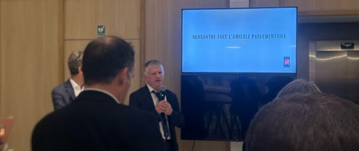 Rencontres de l’Amicale parlementaire de rugby : l’APR se rend à la Ligue nationale de rugby Rencontres de l’Amicale parlementaire de rugby : l’APR se rend à la Ligue nationale de rugby